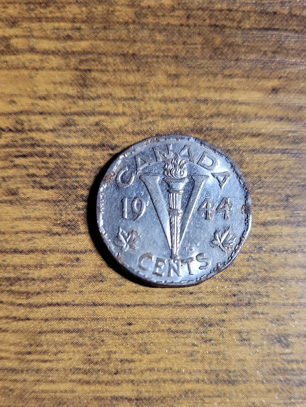 Vintage WW2 1944 Canadian 5 Cent Victory Nickel Coin - Silver Tone